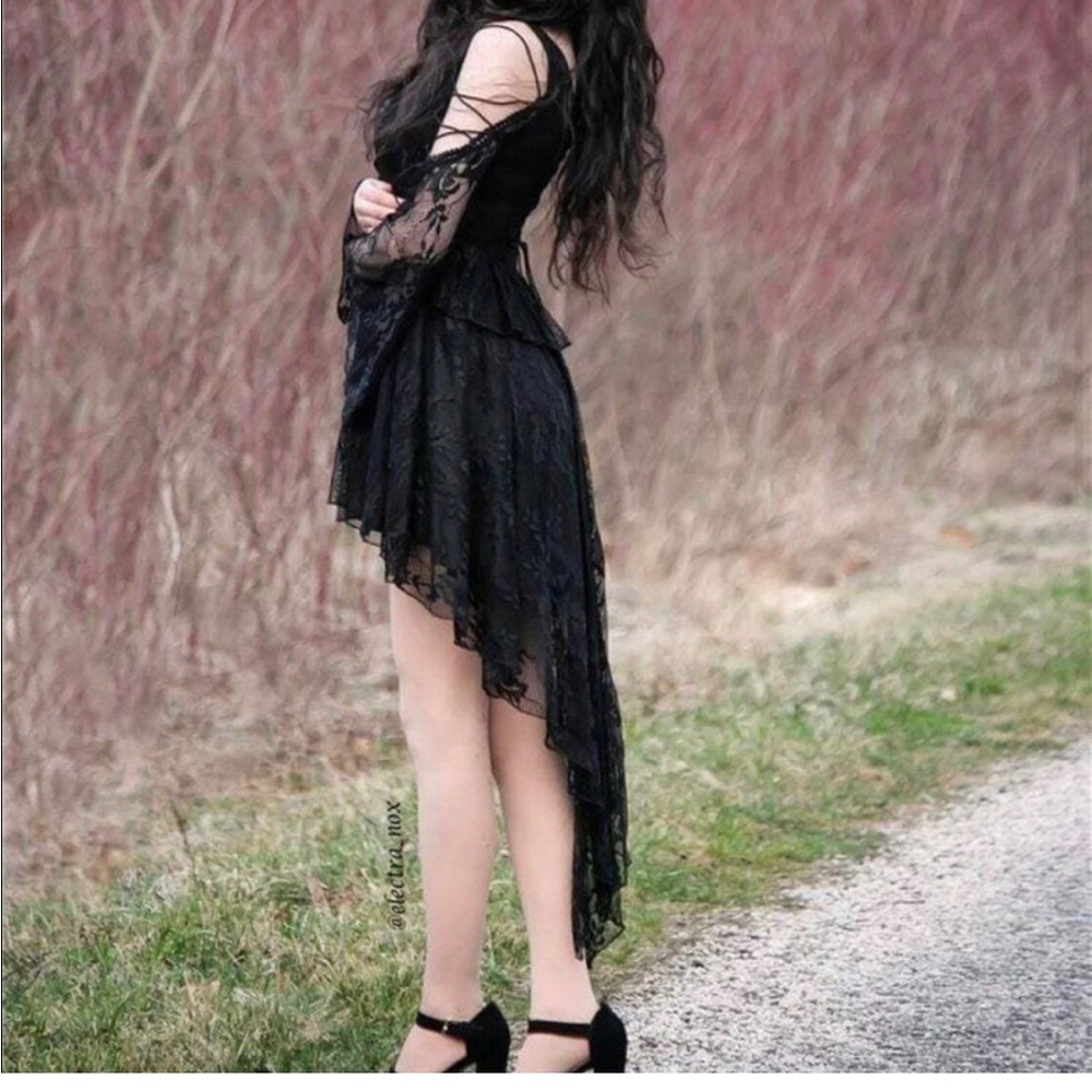 Dark in Love lace dress size xl fits like med - Picture 1 of 6